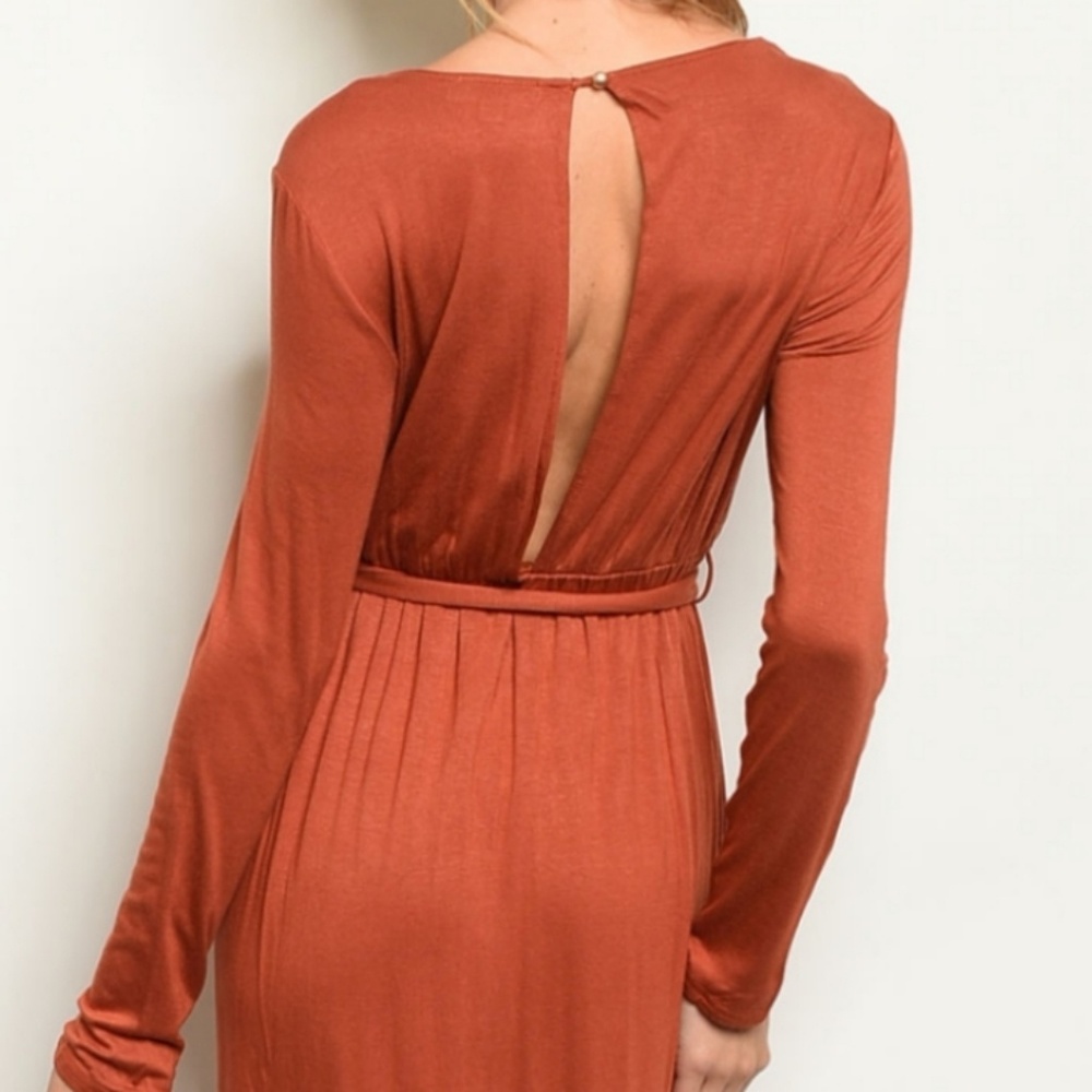 ๐ Long Sleeve Rust Maxi Dress - Picture 3 of 5